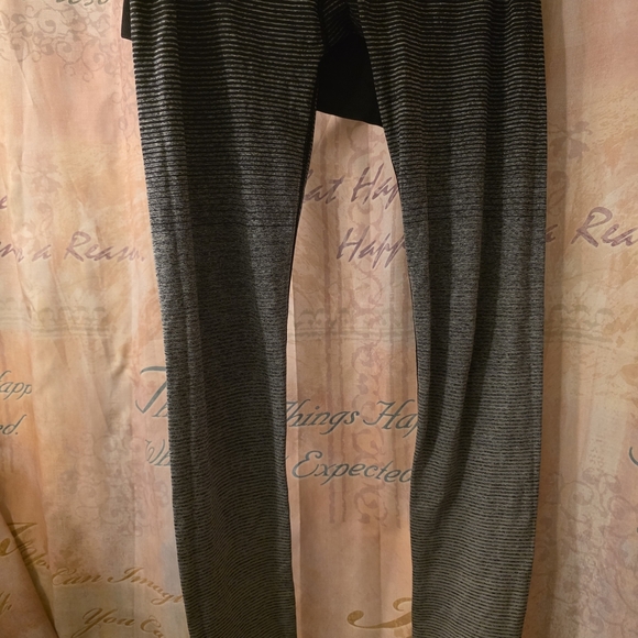 Brooks Black and Gray Leggings - Picture 2 of 4